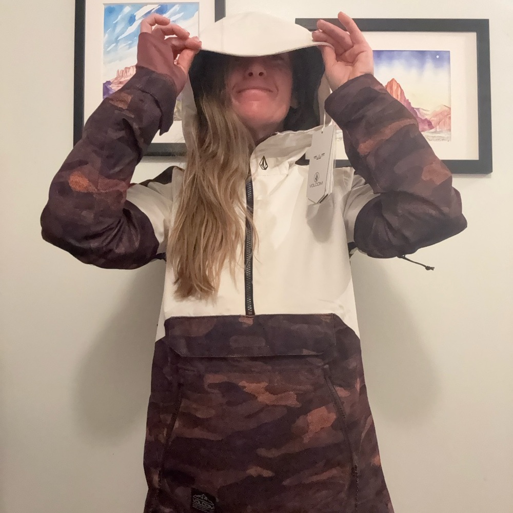 Volcom Women's Camouflage and White Ski Jacket